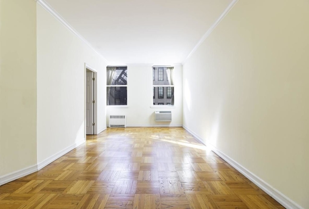 335 East 54th Street - Photo 1