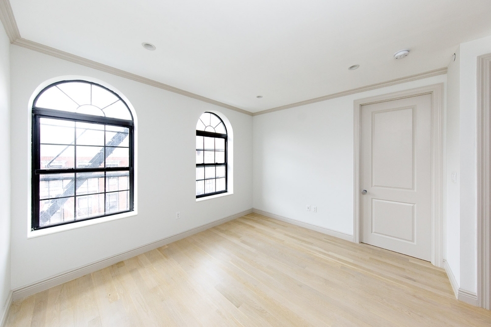 371 East 10th Street - Photo 10