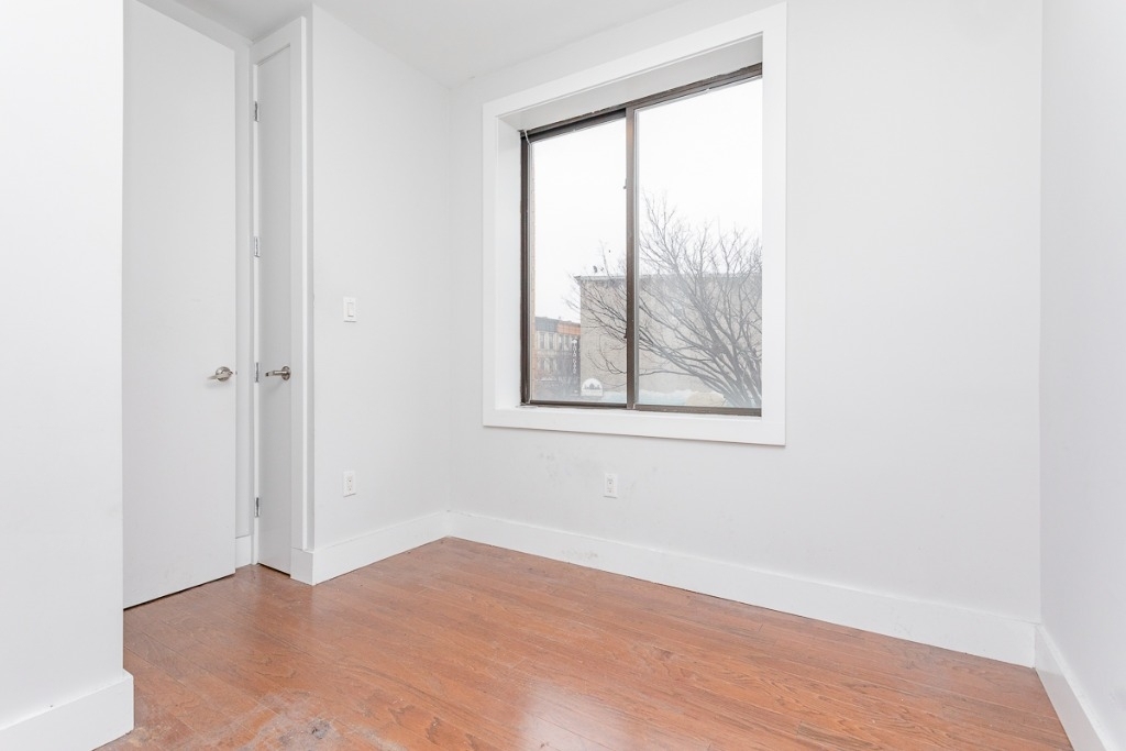 1350 Myrtle Ave - Photo 5