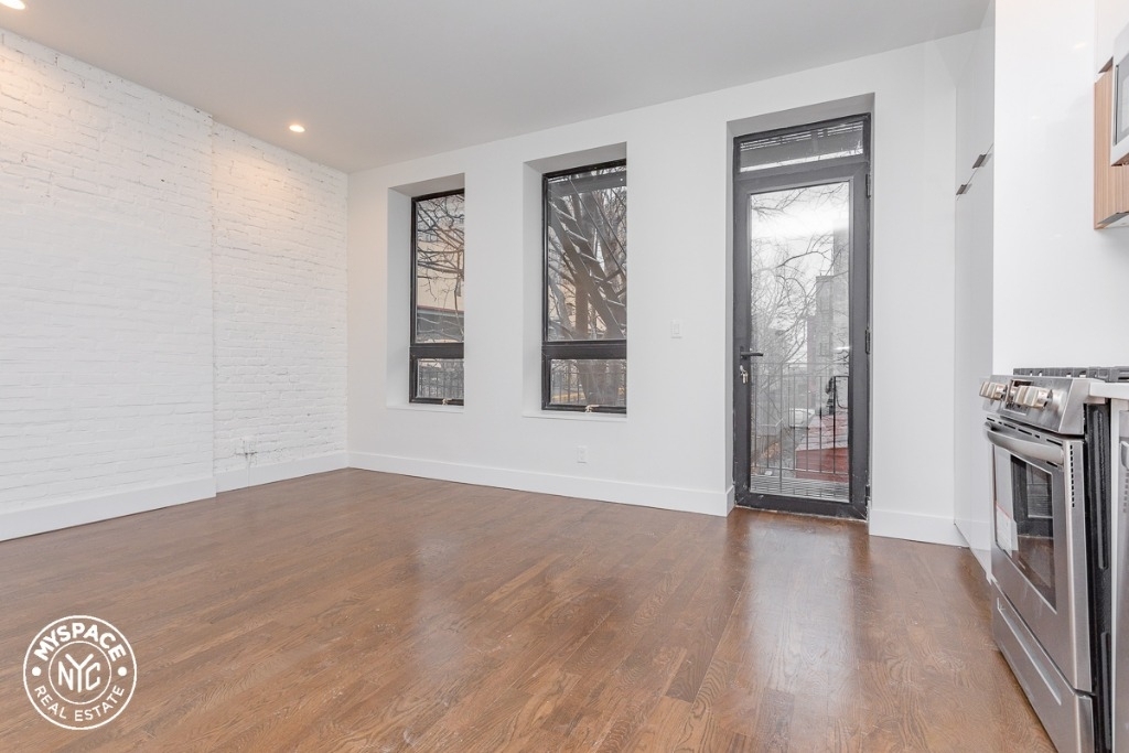 619 Park Pl  - Photo 1