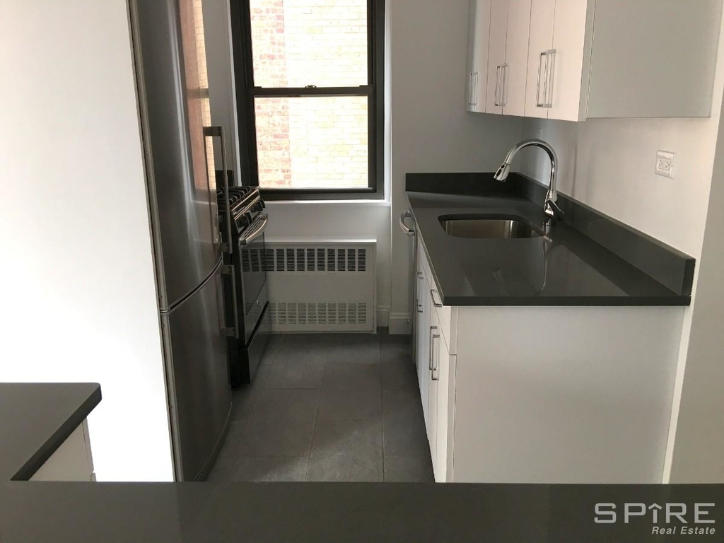 145 East 16th Street - Photo 2