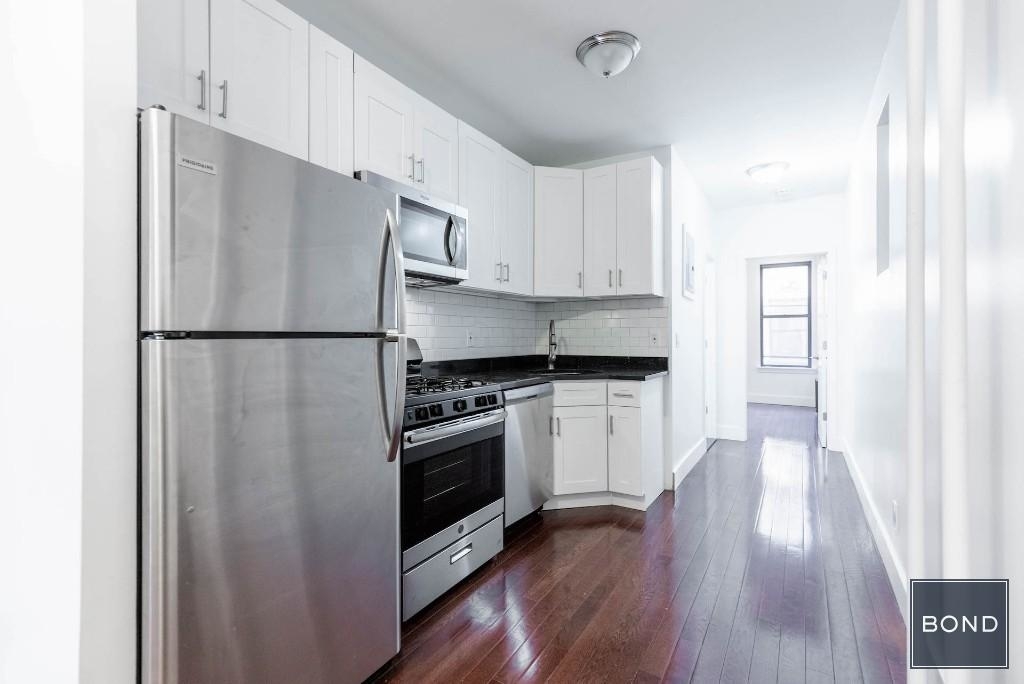 787 Ninth Avenue - Photo 2