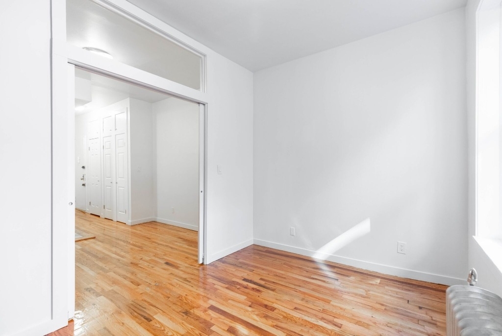 247 West 26th street  - Photo 6