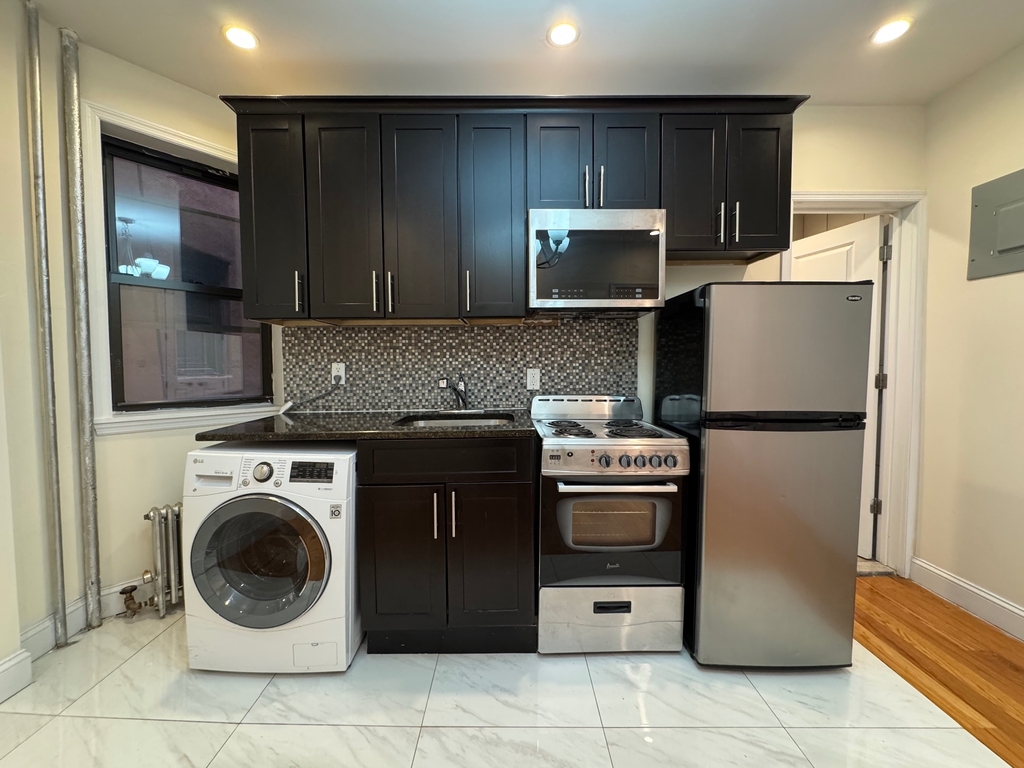 30 Rogers Avenue - Photo 1