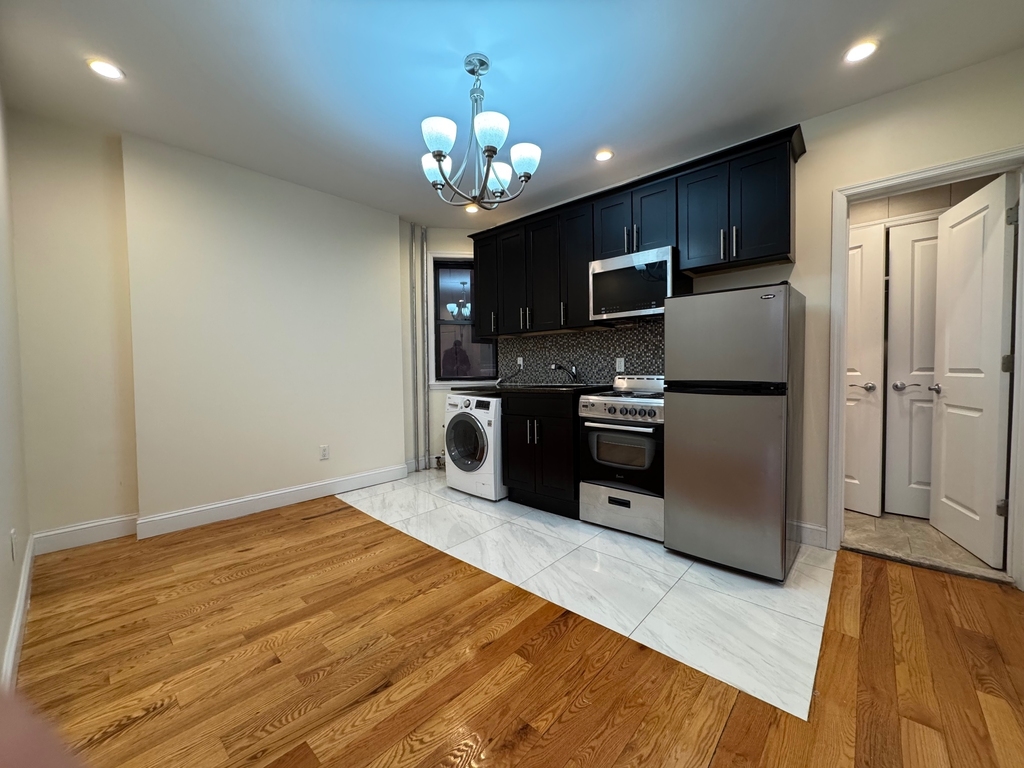 30 Rogers Avenue - Photo 3