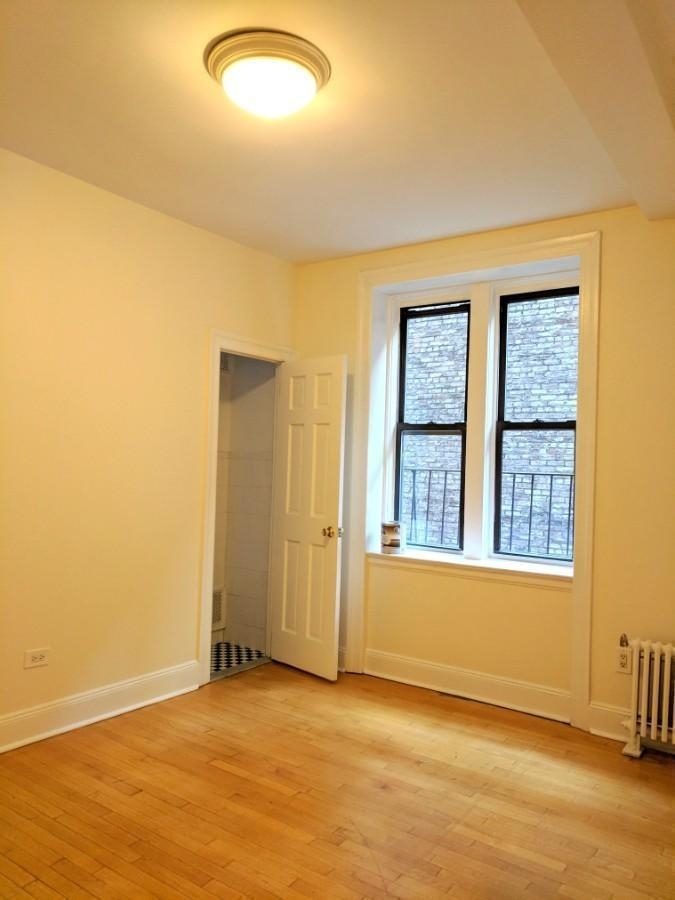 305 w 45th st - Photo 1