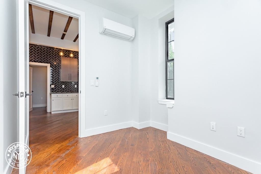 35 Claver Pl - Photo 3