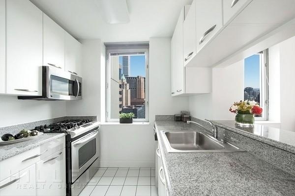 E 44th St. - Photo 3