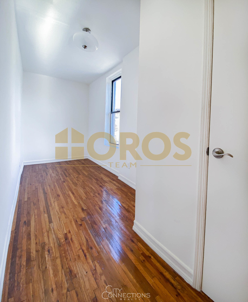 333 W 19th St - Photo 6