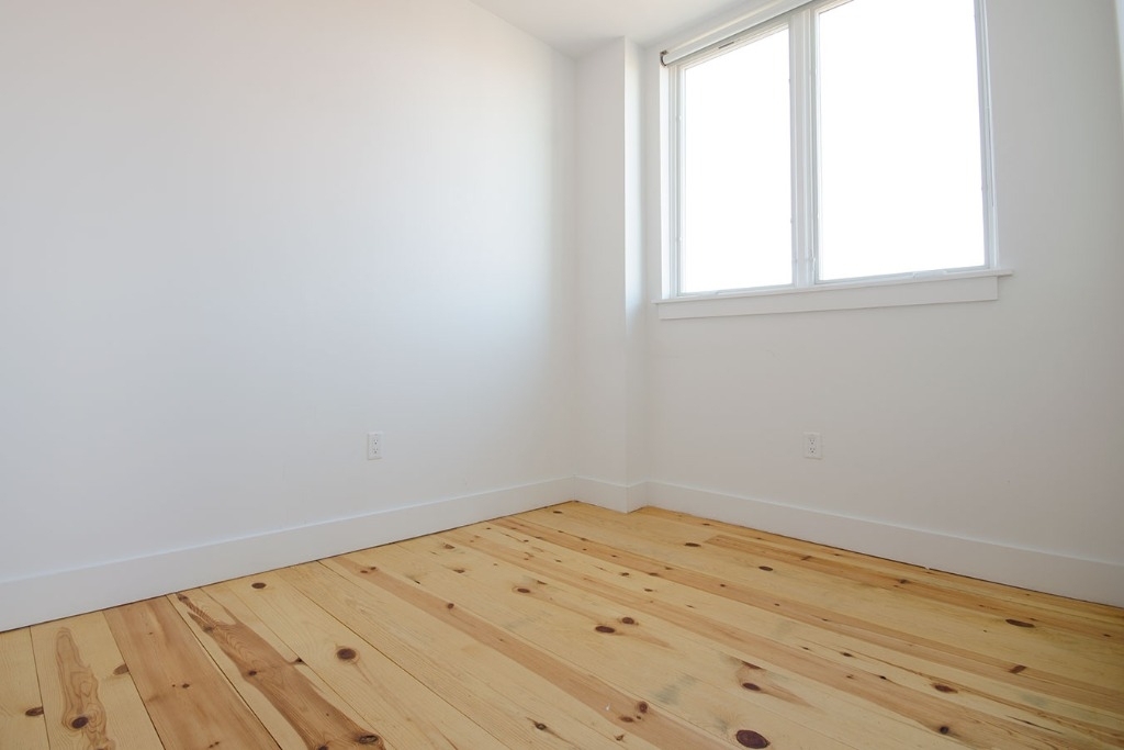 291 Metropolitan Ave - Photo 3