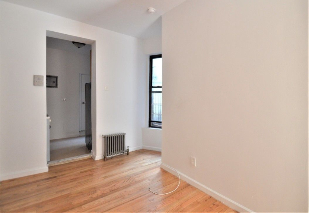 W 135th St & Amsterdam Ave. - Photo 3