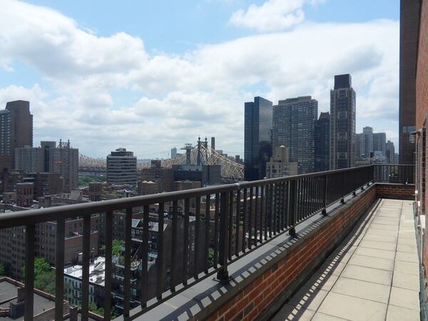 Upper East Side - Photo 5