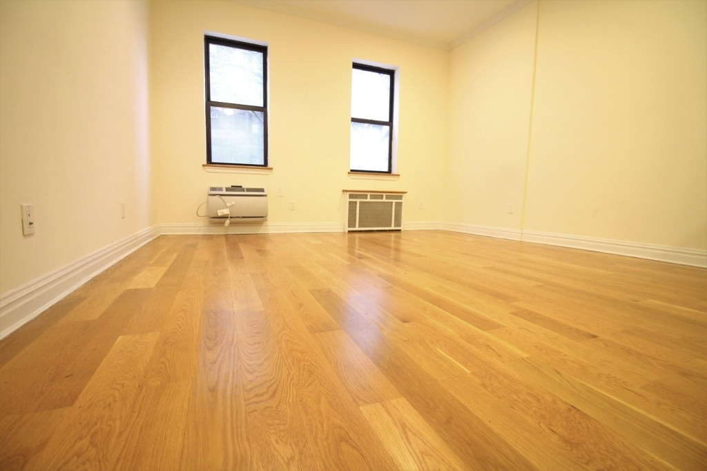 250 West 105 Street - Photo 2