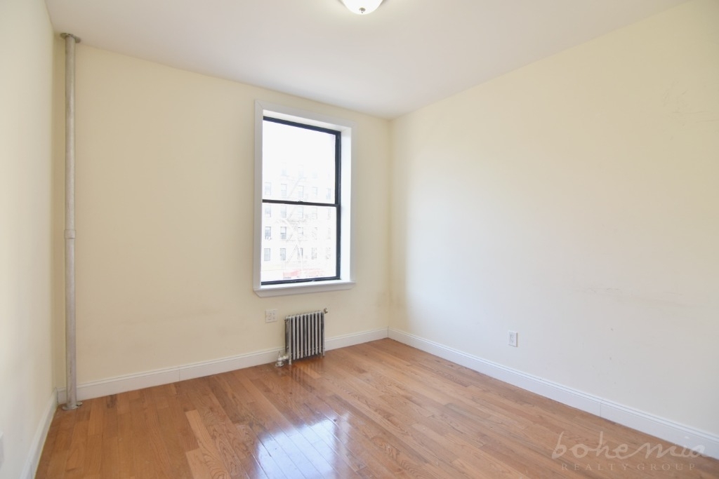 3924 Broadway - Photo 2