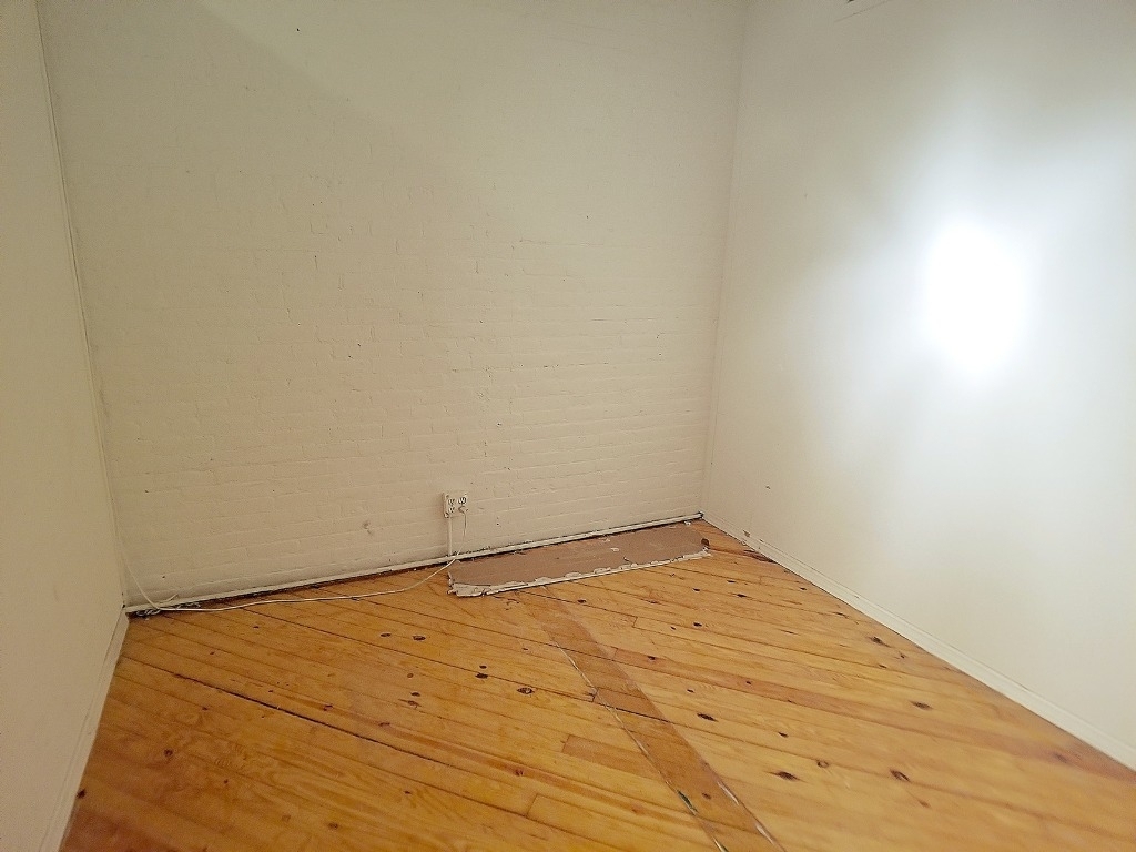 212 East 26th Street - Photo 4