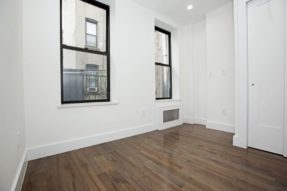 19 Eldridge Street - Photo 2