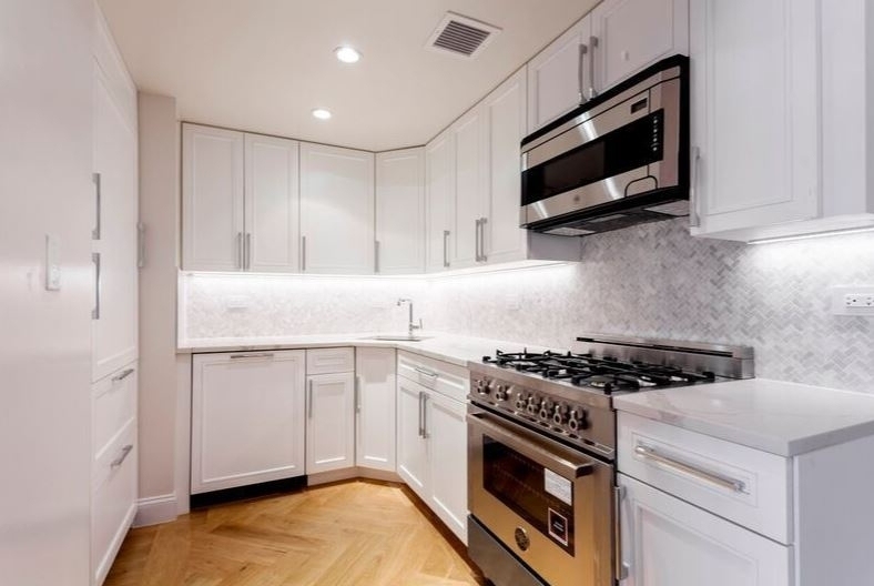 160 East 88th Street - Photo 1