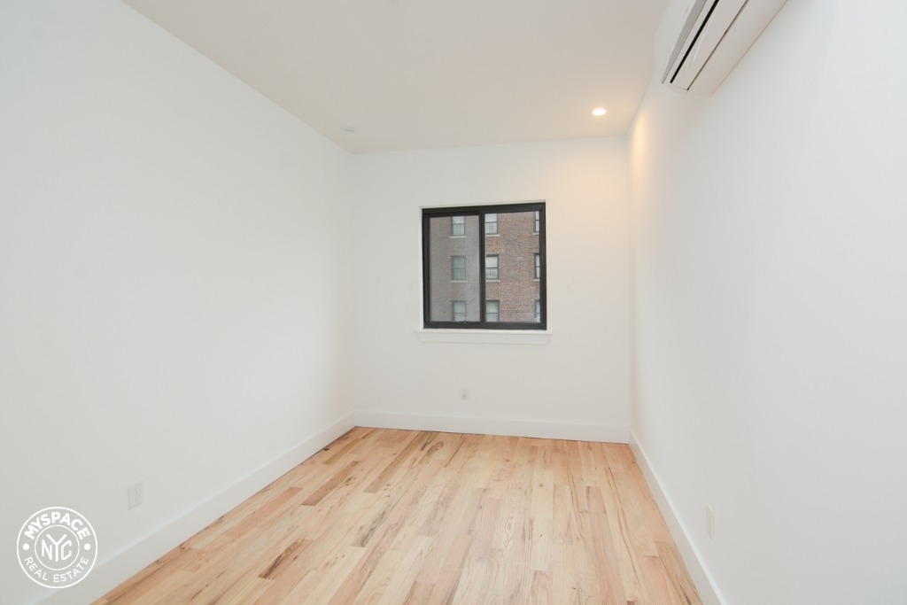 1475 Nostrand Ave - Photo 5