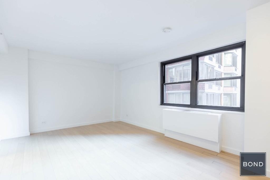 222 East 39th Street - Photo 0