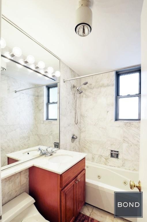 301 East 38th Street - Photo 5