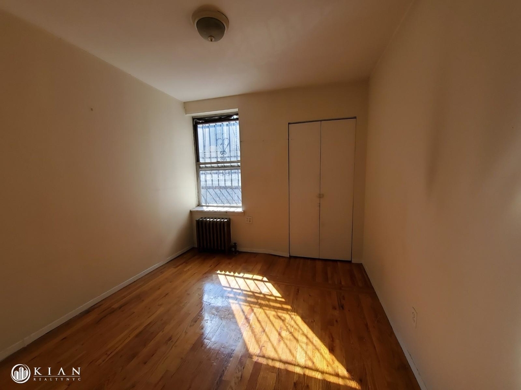 332 West 47th Street - Photo 3