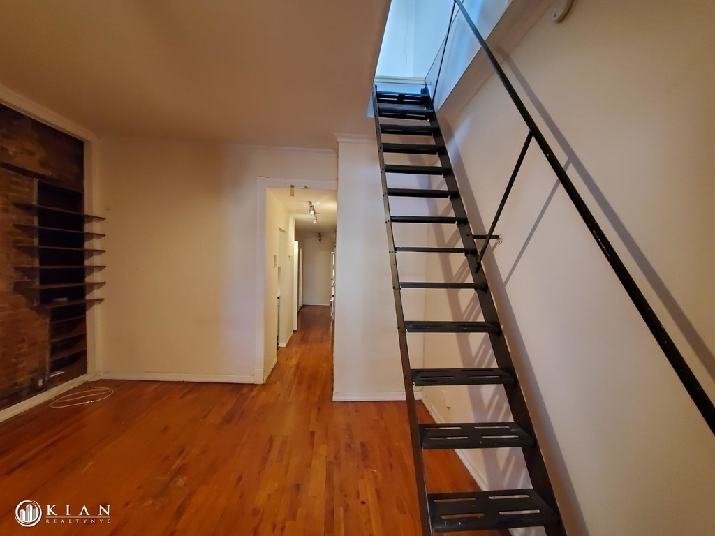 332 West 47th Street - Photo 0