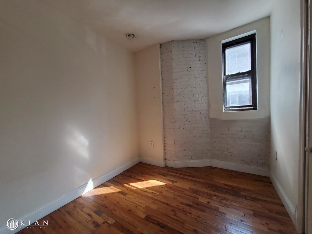 332 West 47th Street - Photo 6