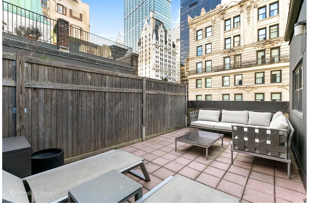 176 Broadway - Photo 12