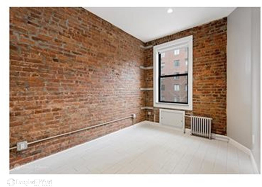 225 East 30th St - Photo 2