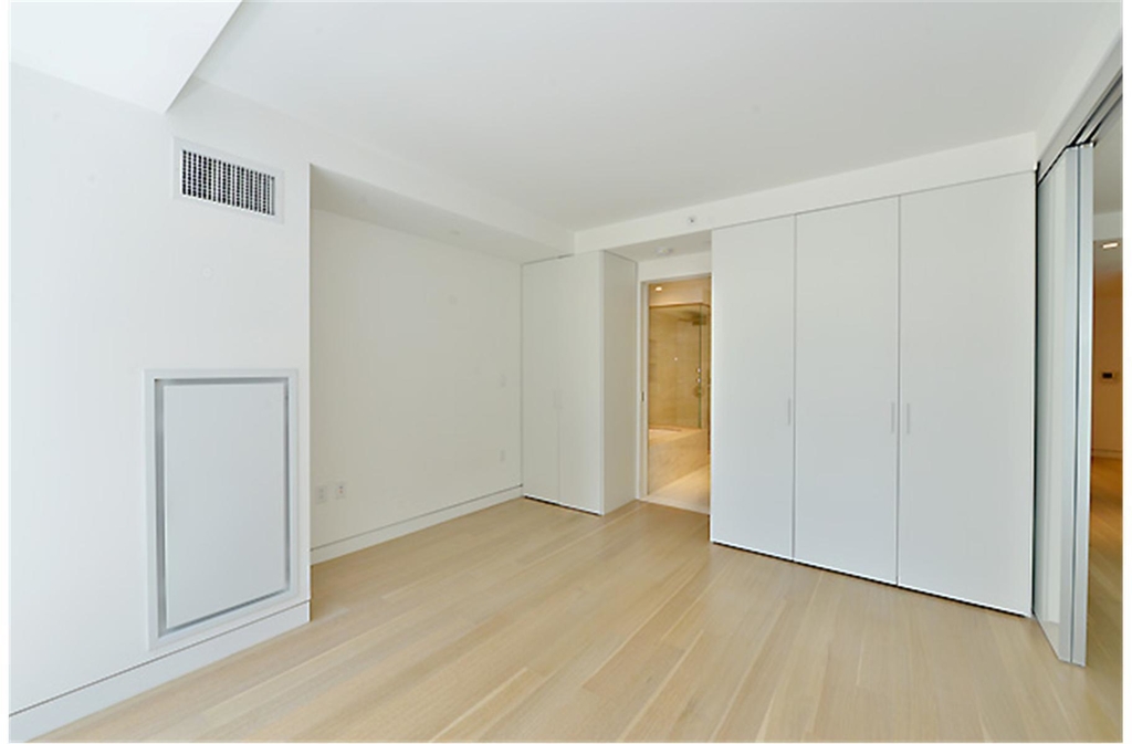 135 West 52nd St - Photo 6