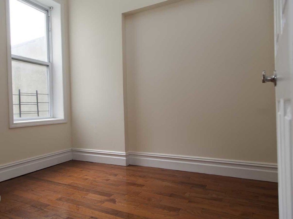 709 Dekalb Avenue #22 - Photo 2