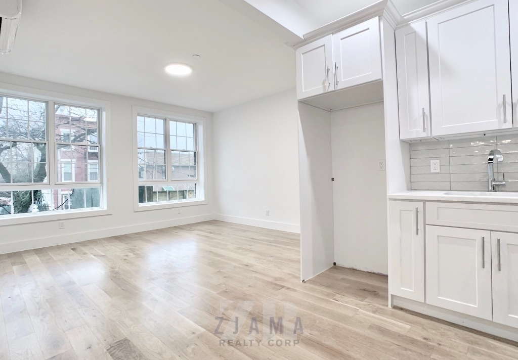 225 Howard Avenue  - Photo 2