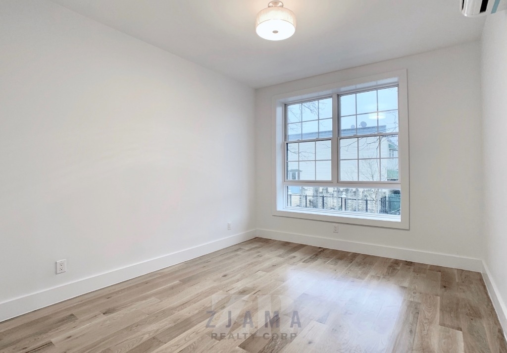 225 Howard Avenue  - Photo 6