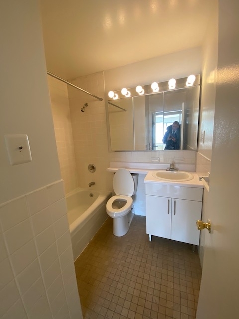 207 East 30th  - Photo 9