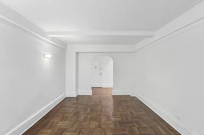 West  87  Street  - Photo 1