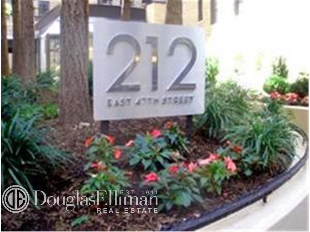 212 East 47th St - Photo 7