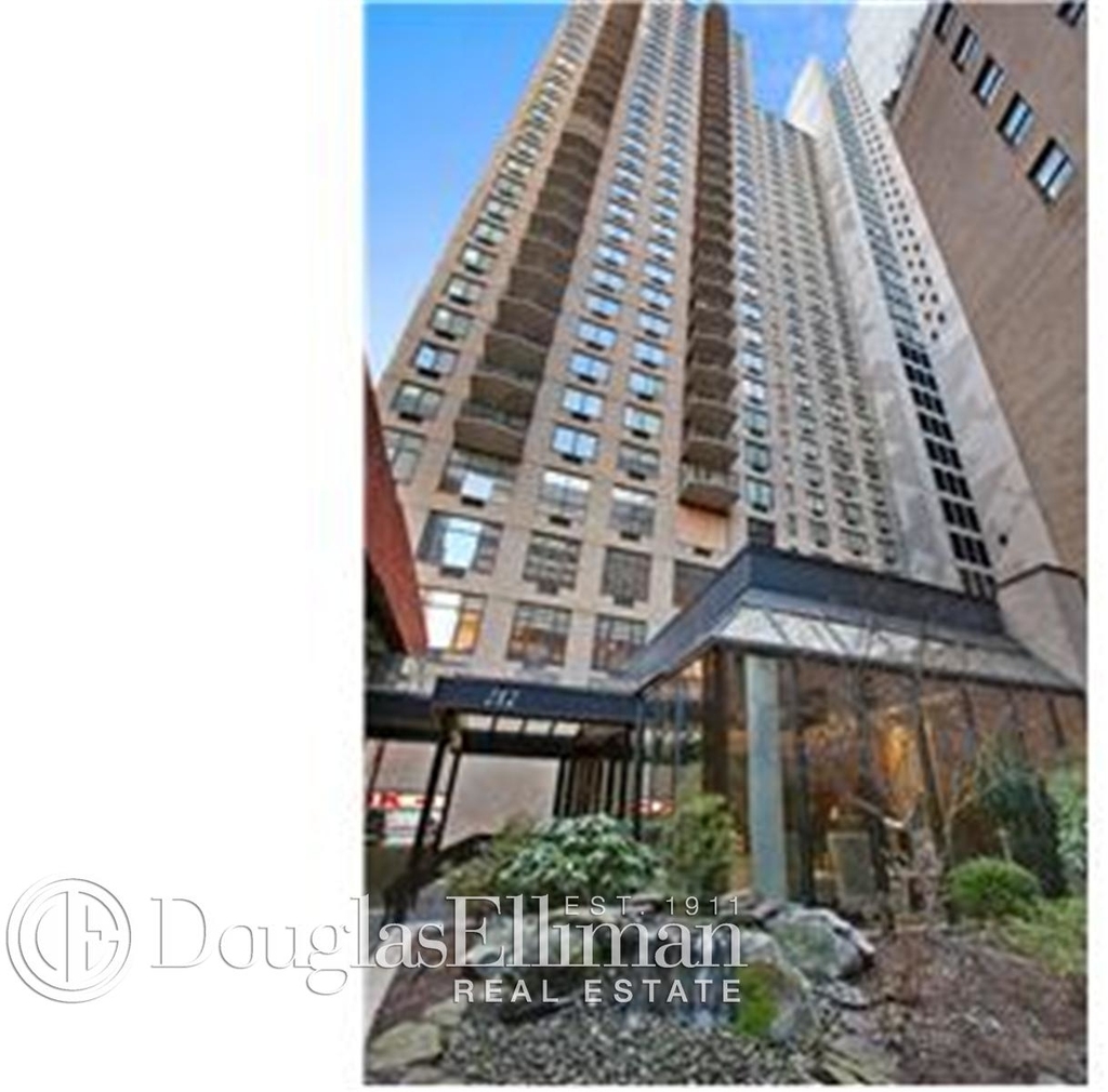 212 East 47th St - Photo 6