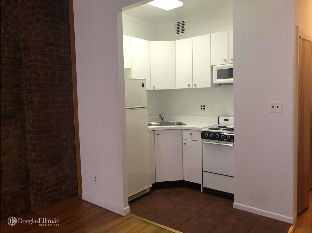 117 West 58th St - Photo 1