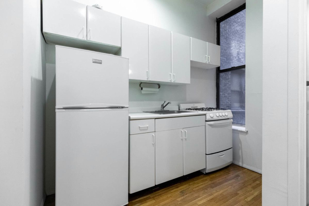 237 East 53rd Street - Photo 3