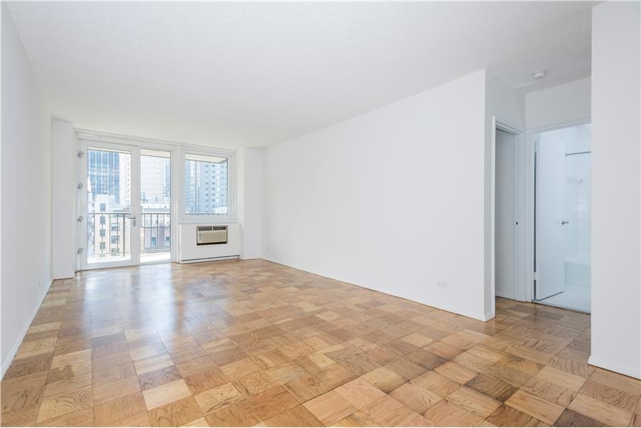 230 West 55th St - Photo 1