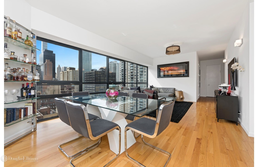 415 East 54th St - Photo 6