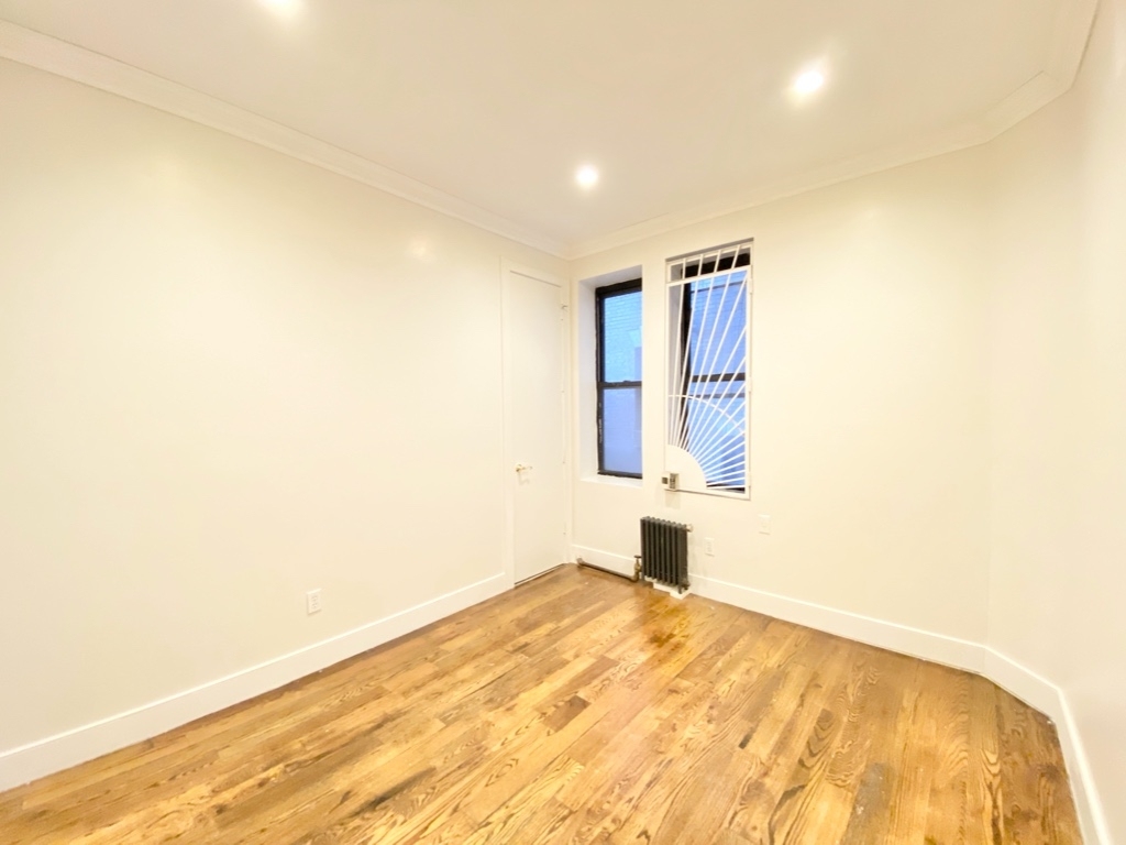 555 West 151st St - Photo 6