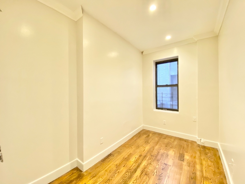 555 West 151st St - Photo 7