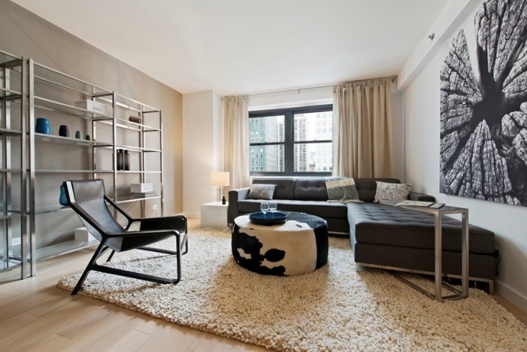 222 East 39th Street - Photo 1