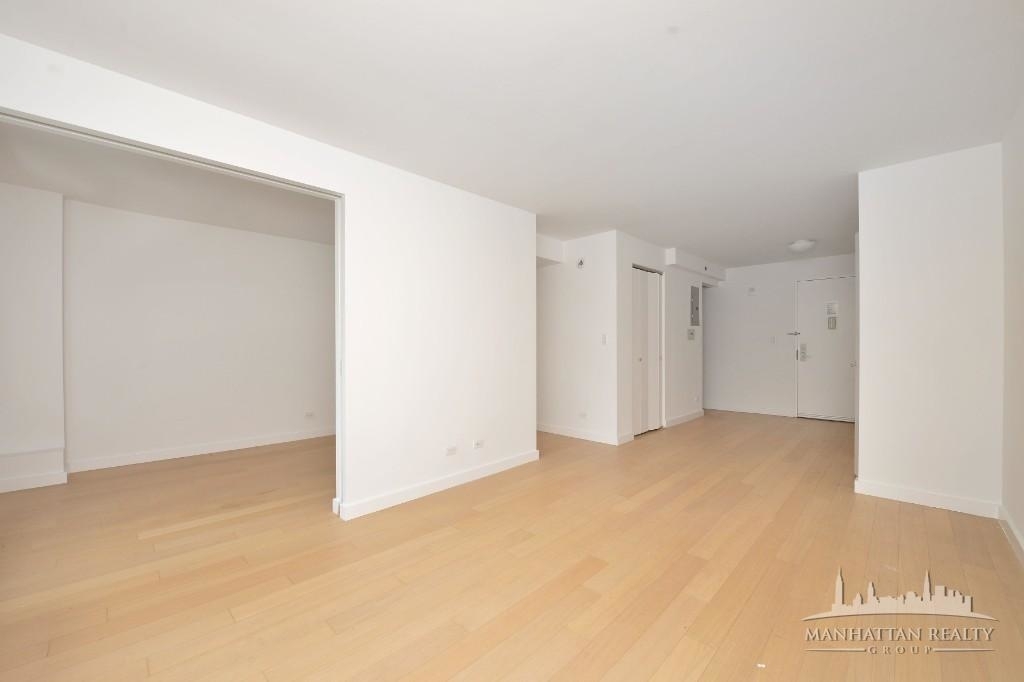 222 East 39th Street - Photo 2