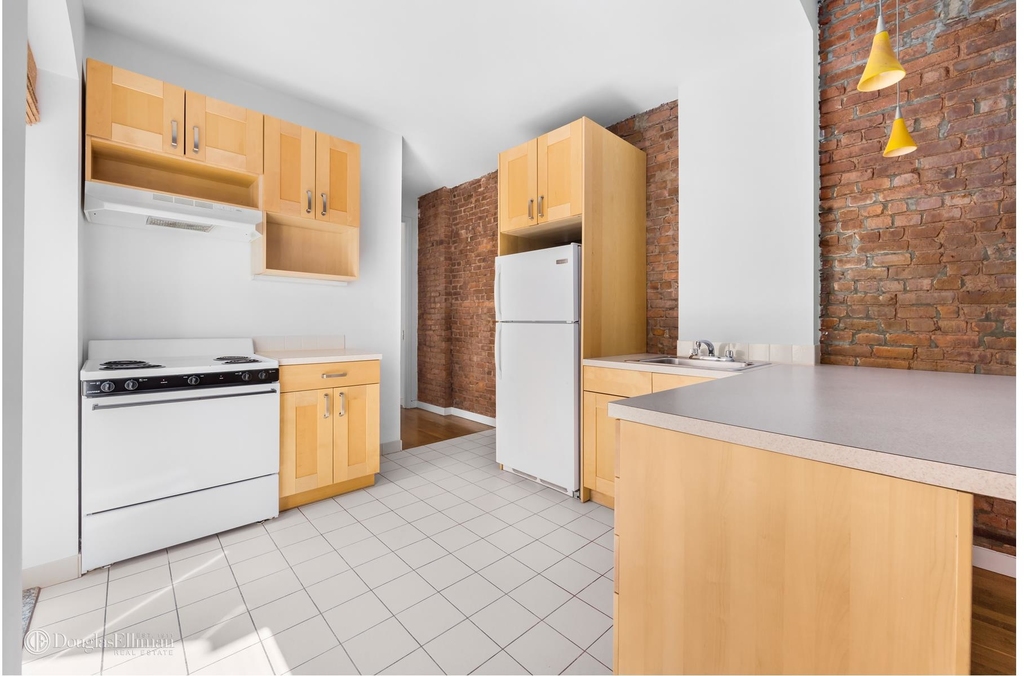 358 West 30th St - Photo 3