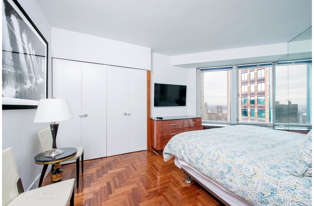 150 West 56th St - Photo 4