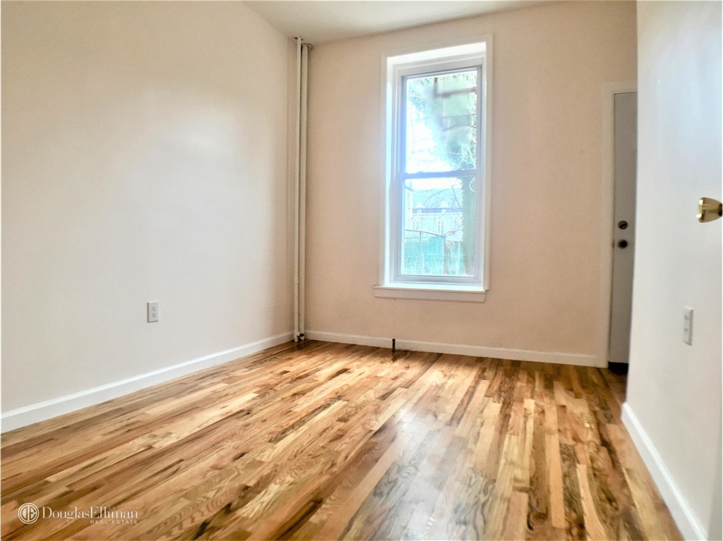 249 Saratoga Avenue - Photo 3