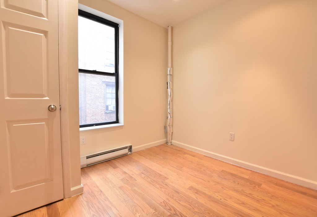 203 W 108th St - Photo 3