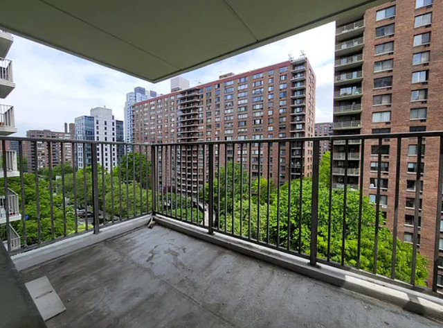 Central Park West  - Photo 5